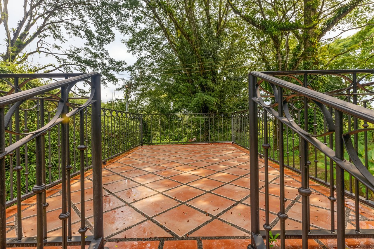 Ojochal Tropical Retreat | 4 Ensuite Bedrooms, Pool & Outdoor Living