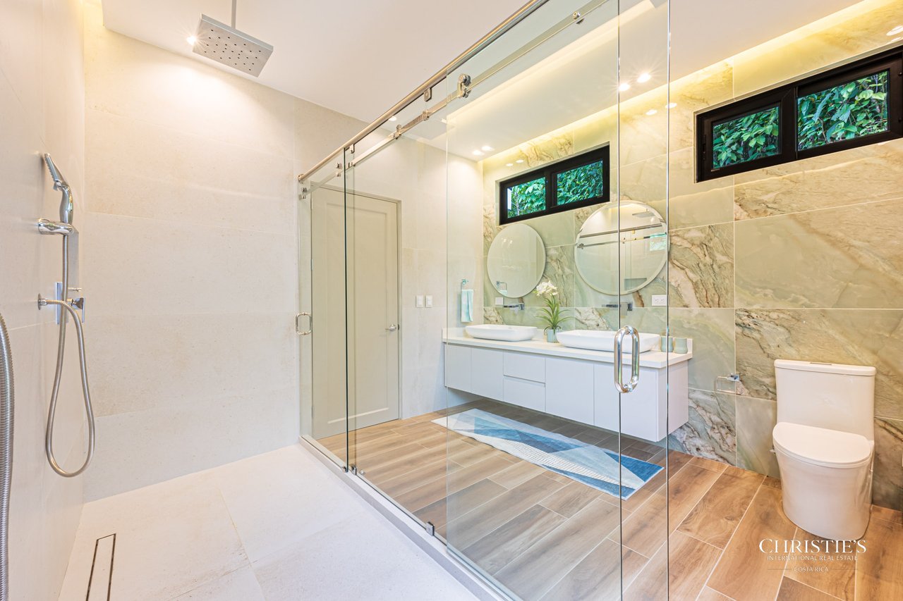 Casa Iguana Turnkey Tropical Paradise