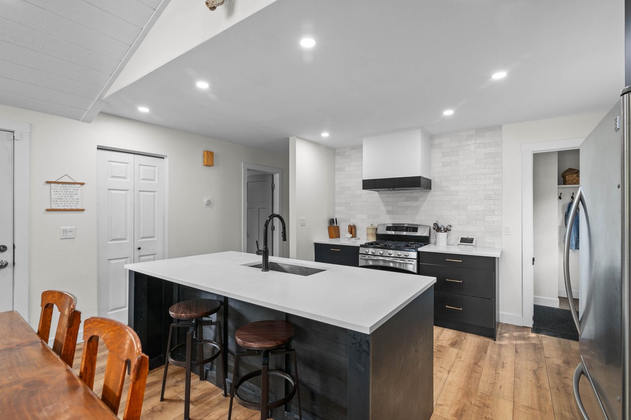 104 Thorson Crescent