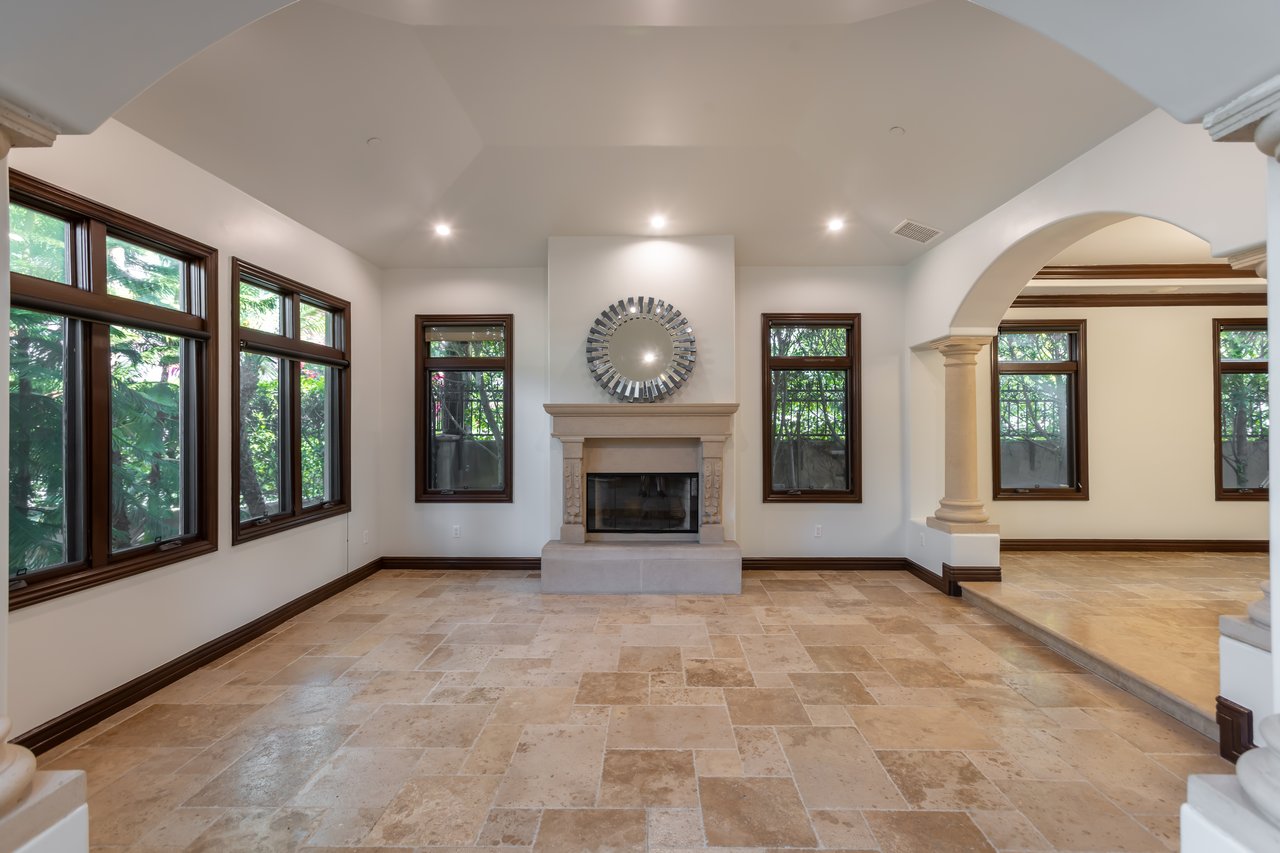 120 S Almont Dr, Beverly Hills