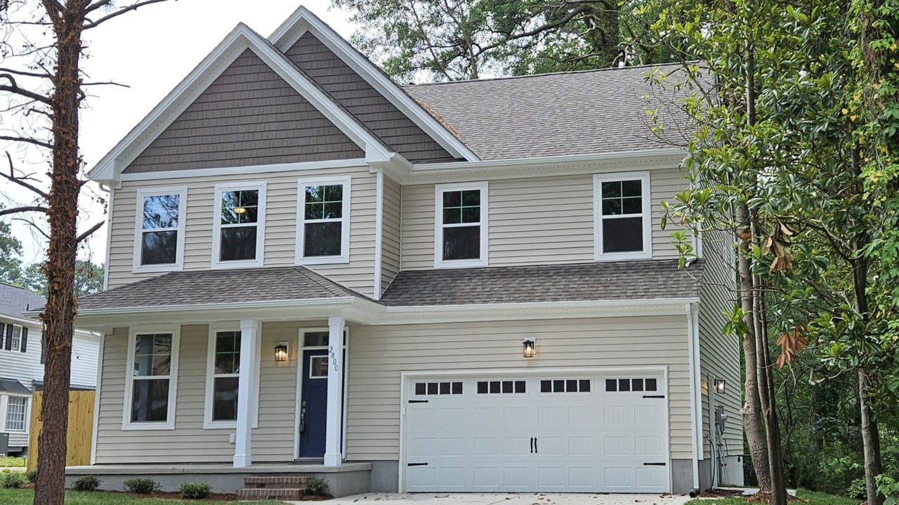 2800 Meadow Wood Dr E, Chesapeake, VA