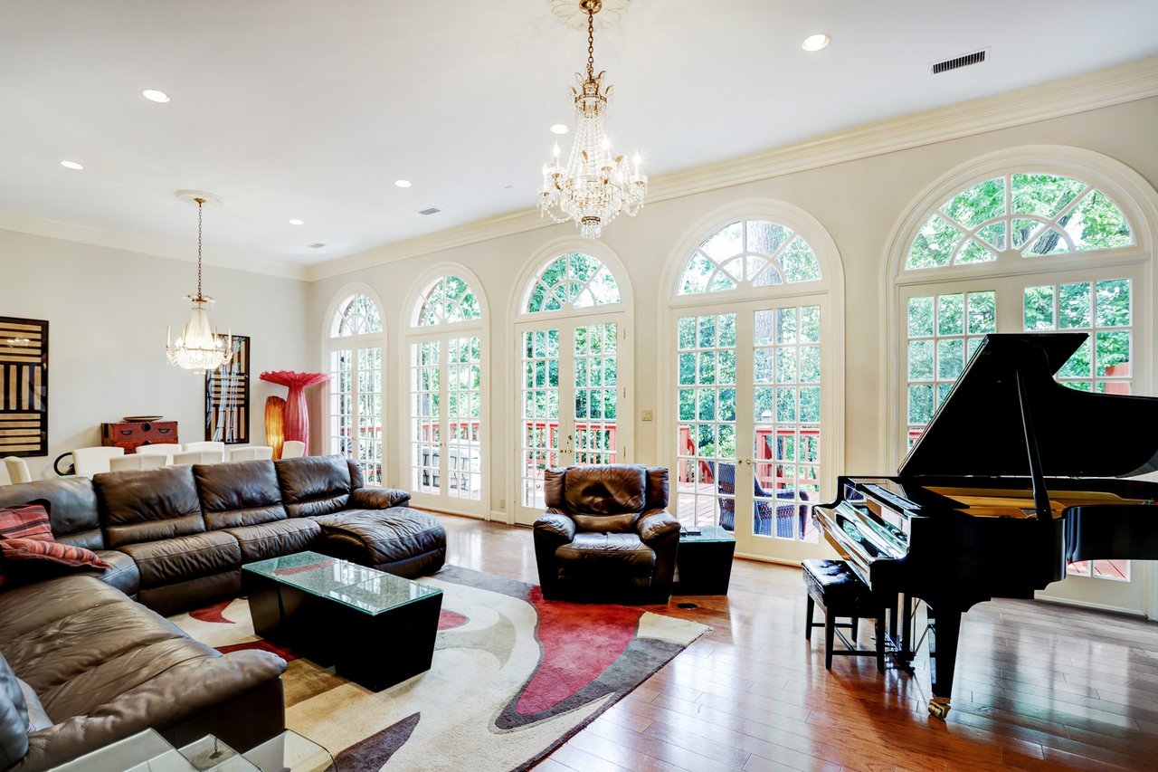 9601 Bayou Brook