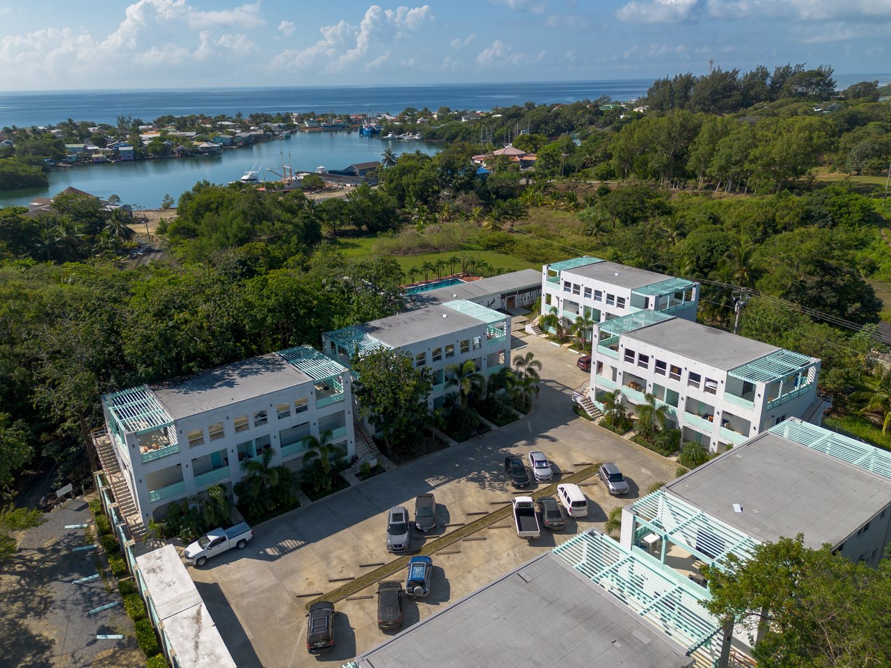 Condo 302, Diamond Apartments