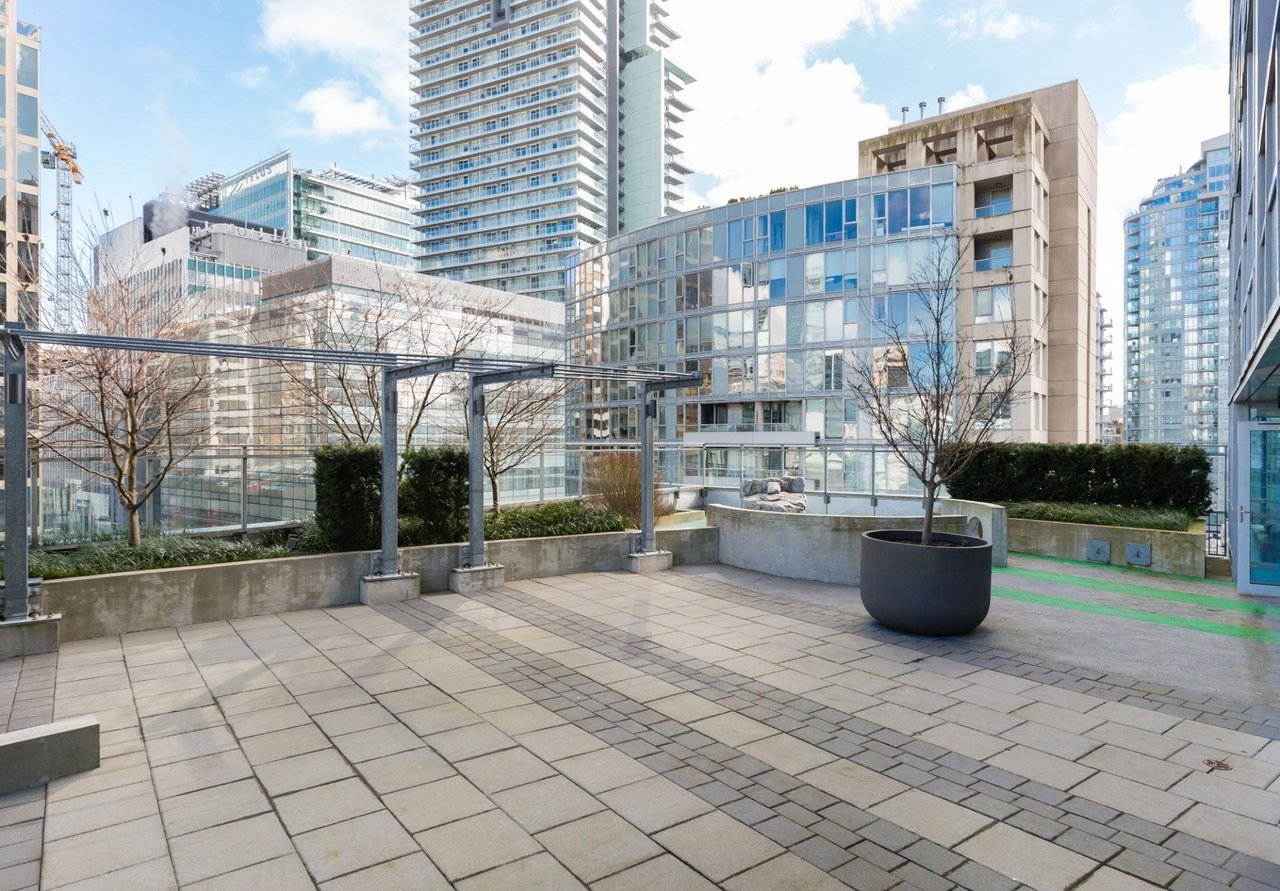 833 Seymour St, #1603