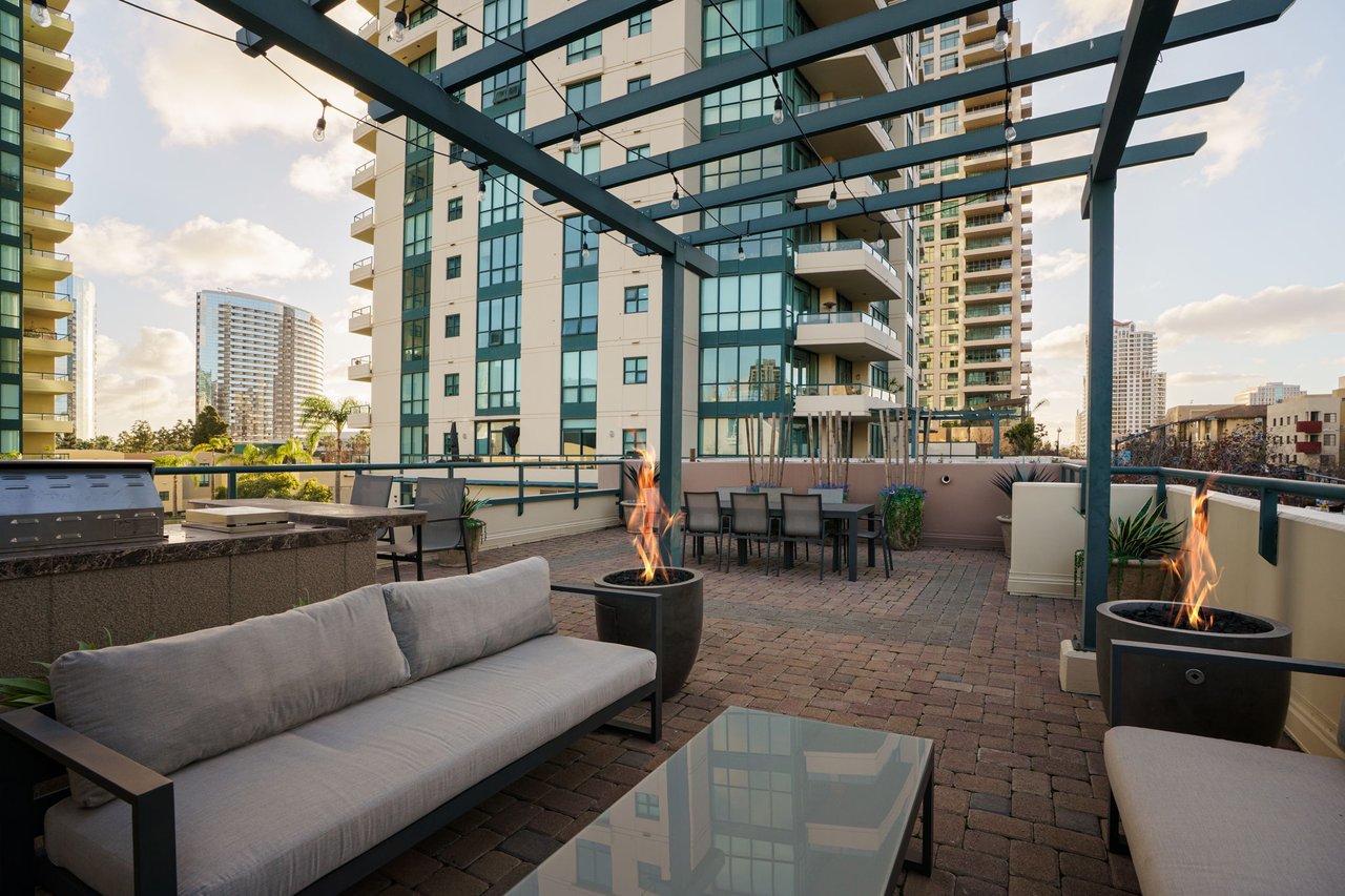 555 Front St, Unit 204