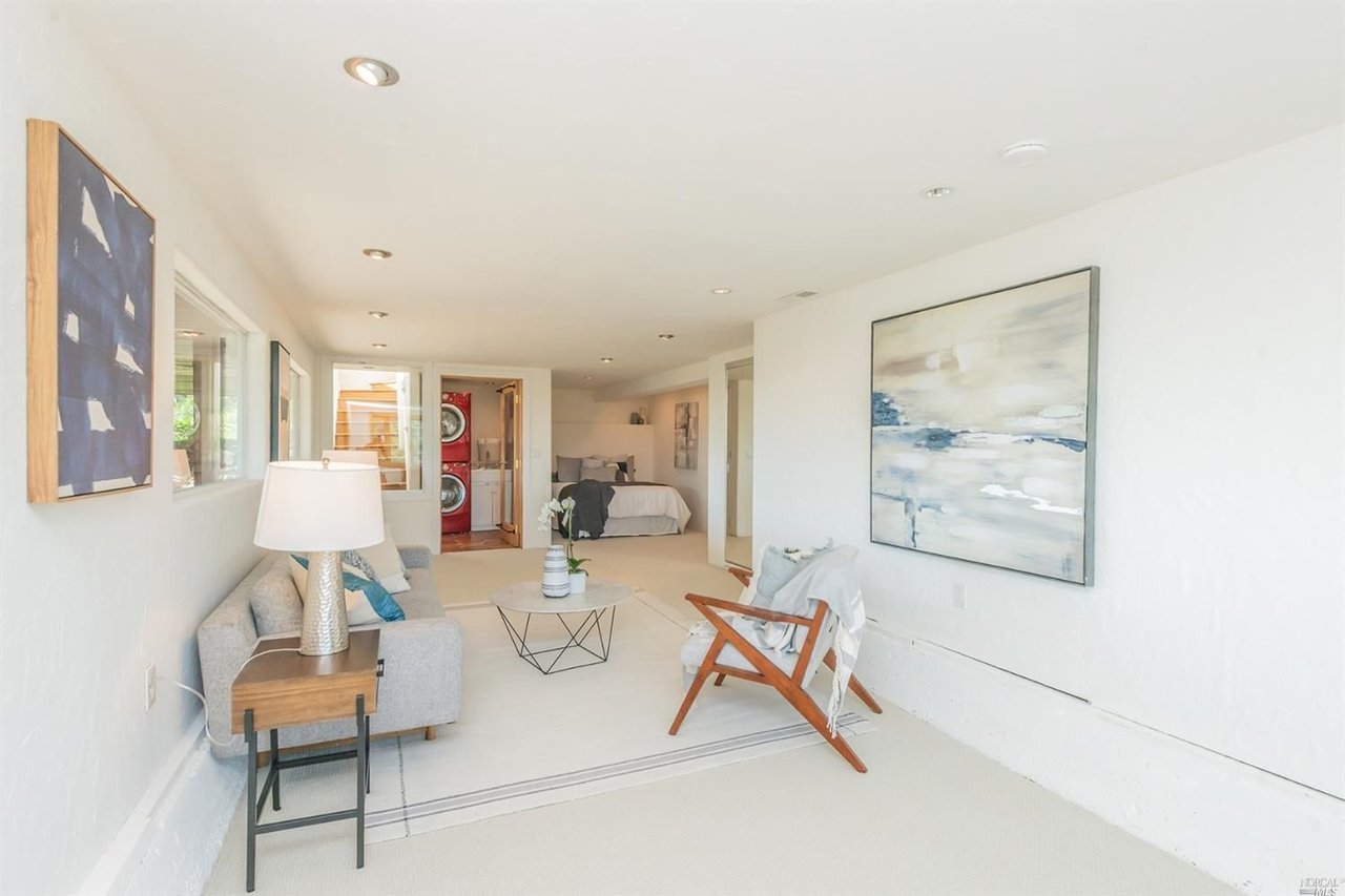 50 Oakwood Ct