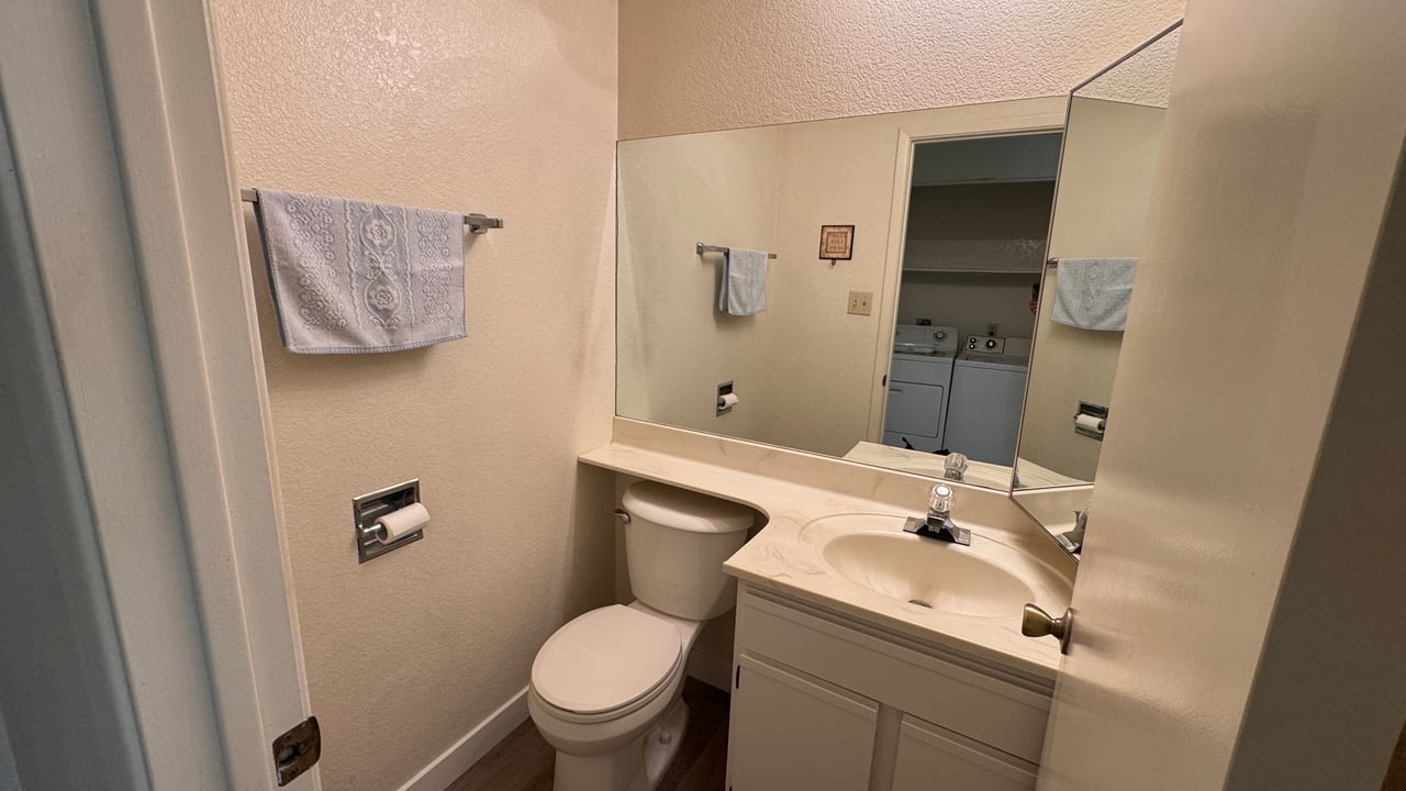 1650 Smoketree Ave S 121 (Rotary Beach/Park)