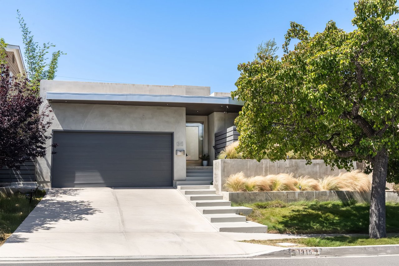 Private Listing in Manhattan Beach