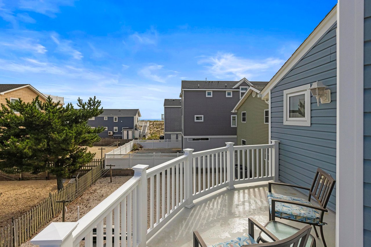 229 Merivale Ave. (1st and 2nd floor), Beach Haven