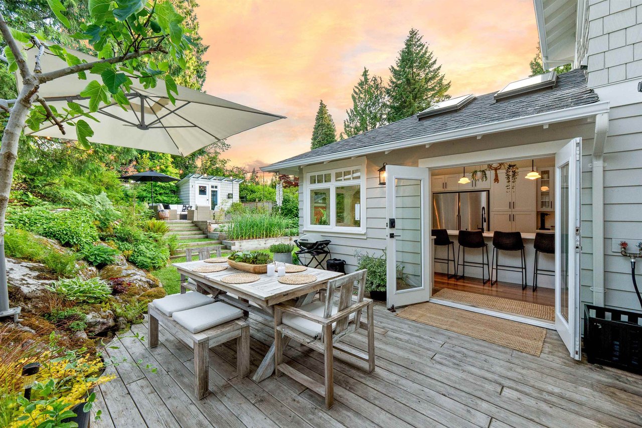 4365 Raeburn Street, North Vancouver