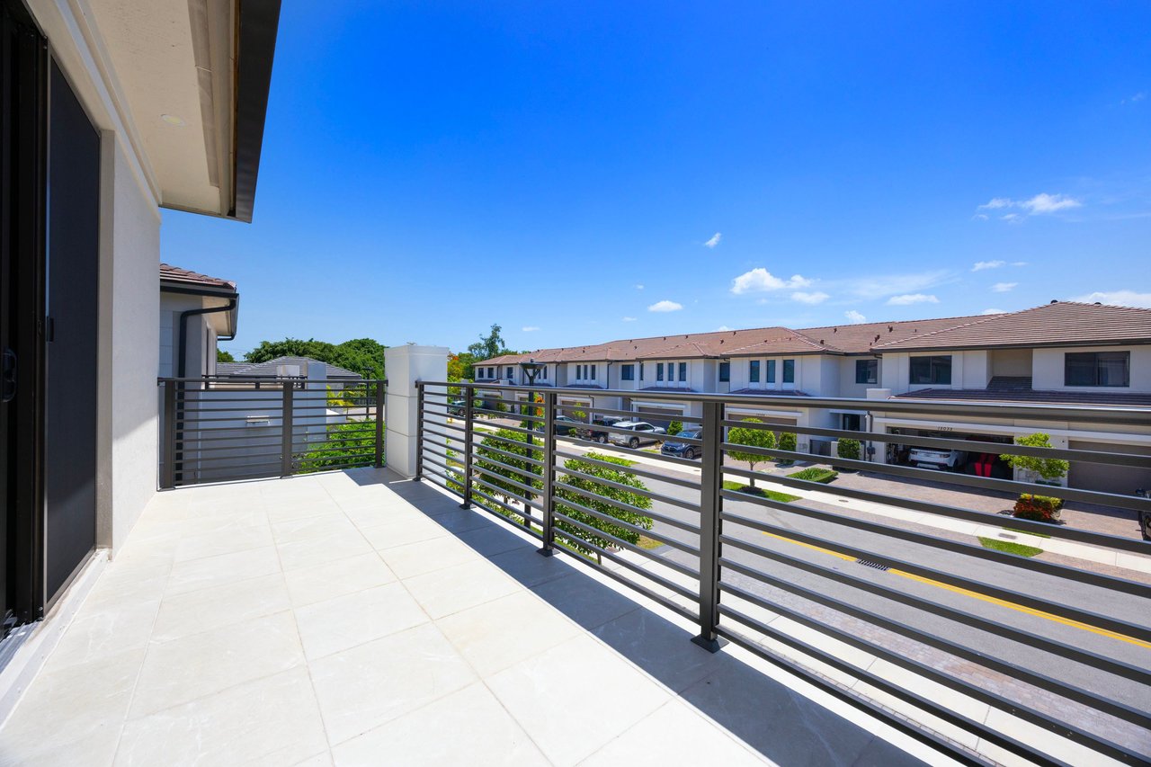 Modern Luxury Living Near Pinecrest