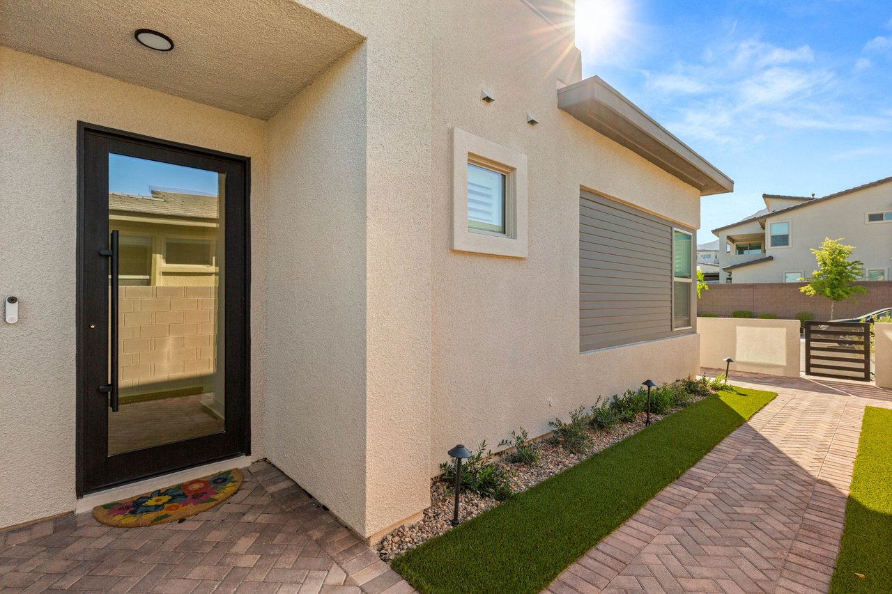 484 Windstone Crest