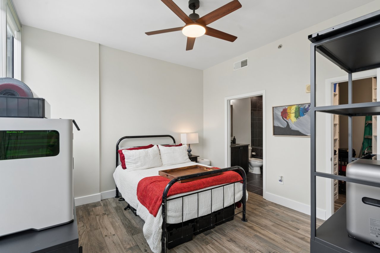 1080 Peachtree Street NE Unit 1711