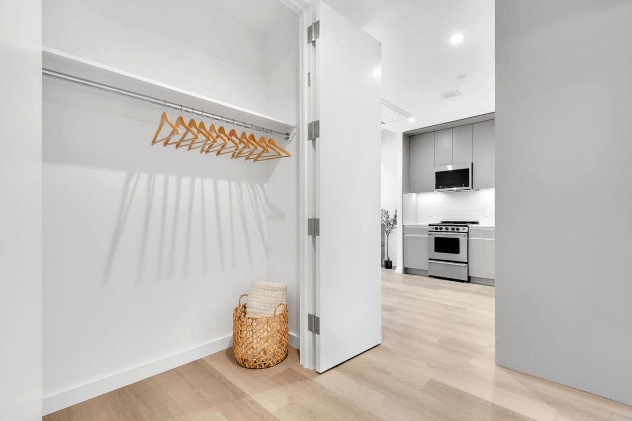 29-17 40th Avenue 711