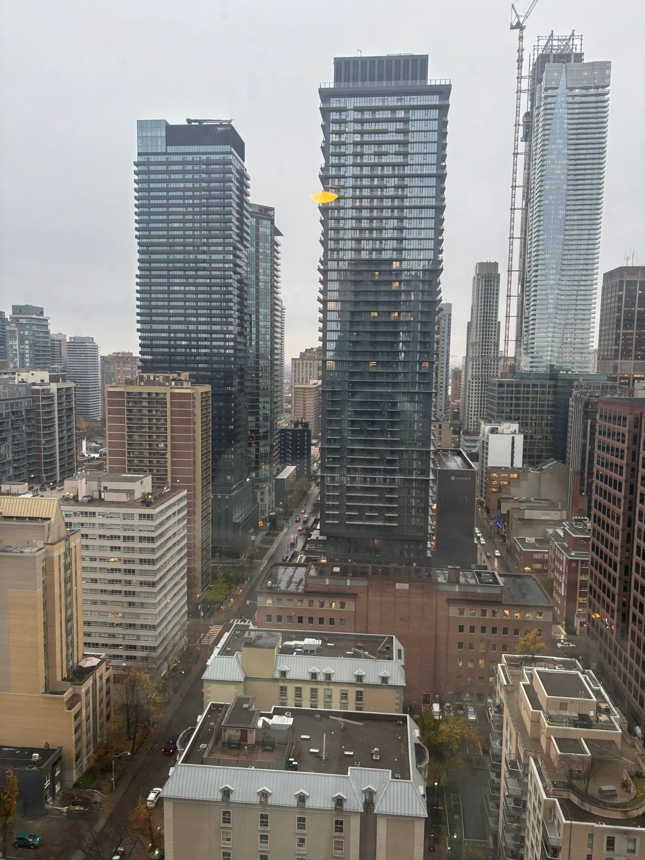 110 Charles St E #2807