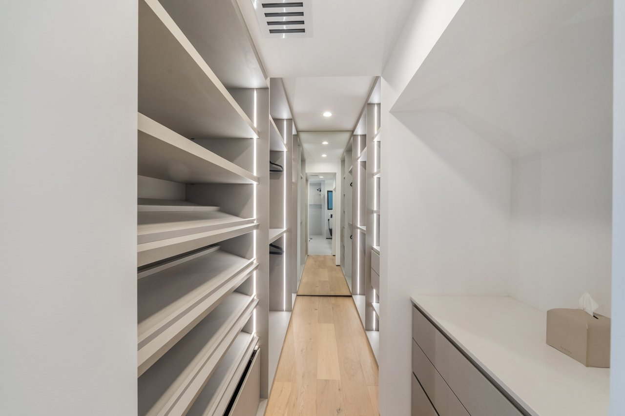 Hollywood Haven ⛰️