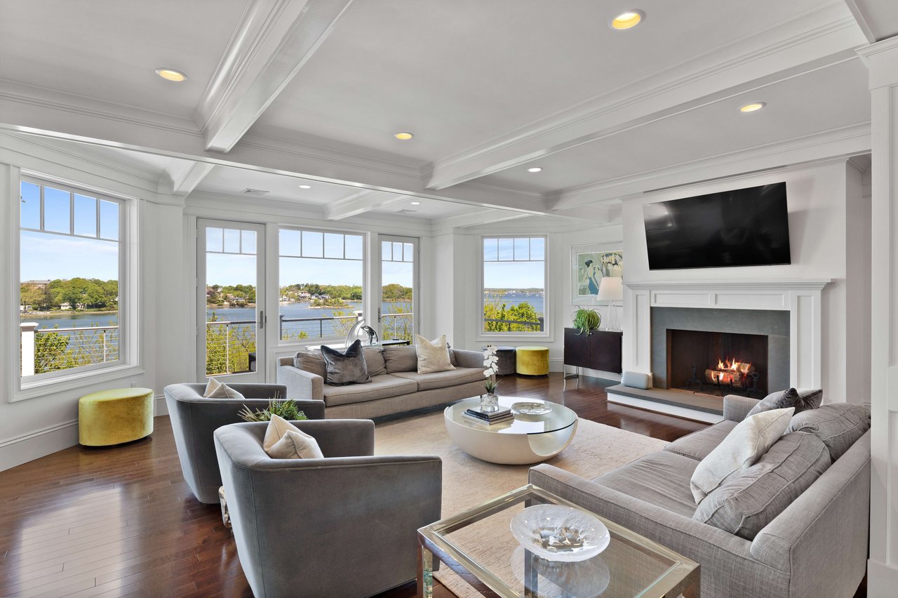 84 Robert Road, Marblehead