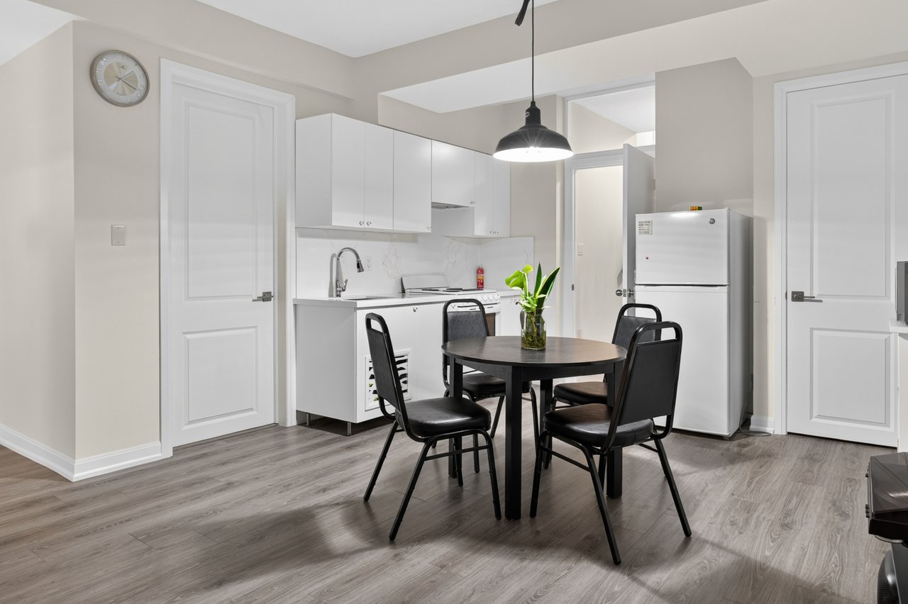 3364 Vernon Powell Drive, Oakville