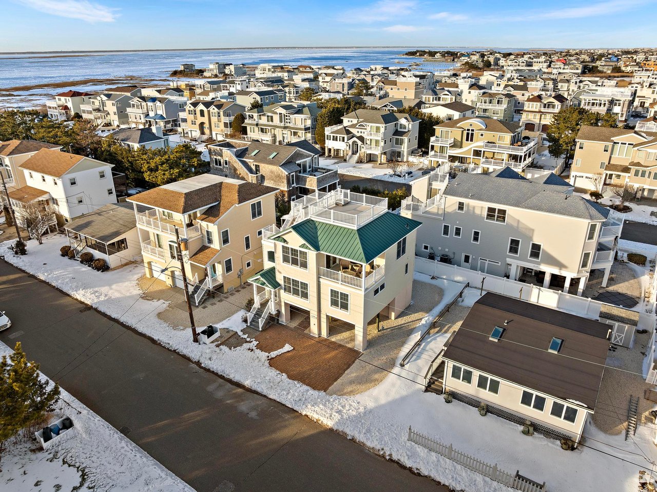 7 W Julia Ave, Long Beach Twp