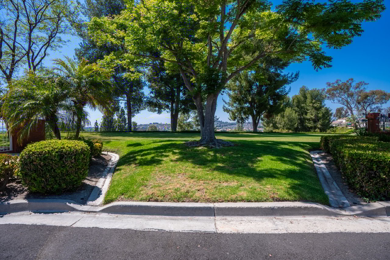28385 Borgona, Mission Viejo 92692	