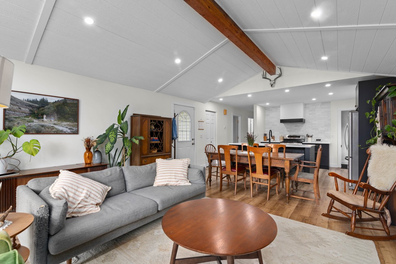 104 Thorson Crescent