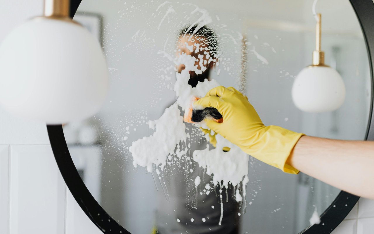 33 Easy Spring Cleaning Tips for A Sparkling Home