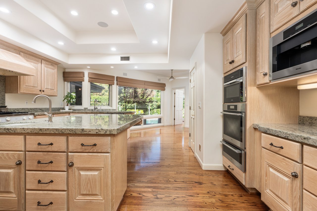 7285 N San Pedro Ave