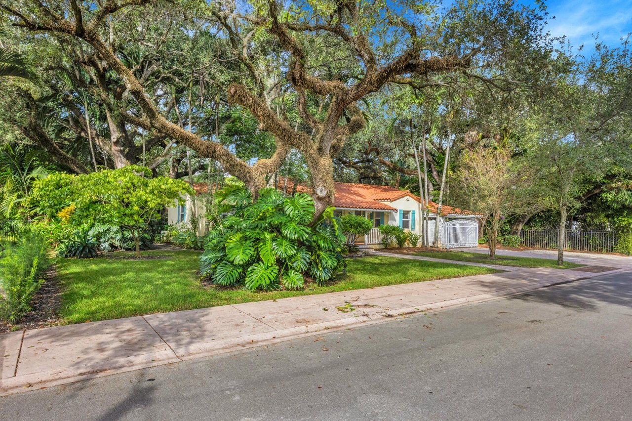 The Oak Haven - The Perfect Coral Gables Home