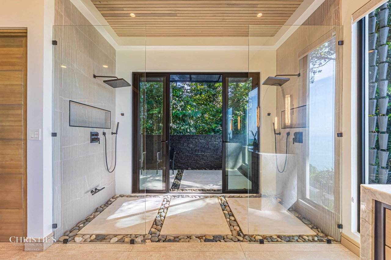 Majestic Cliff Residence Showcasing Spectacular Whitewater Views