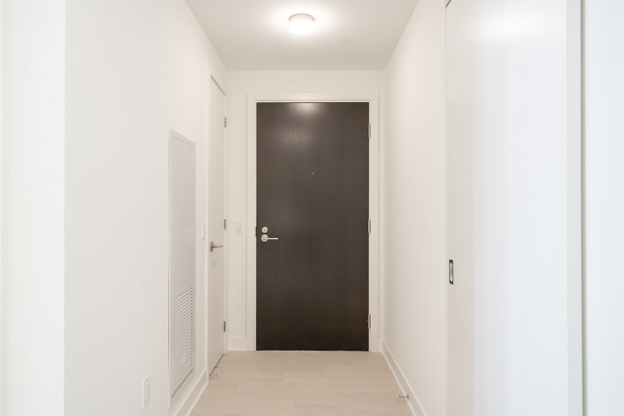 11 Yorkville Ave 1608