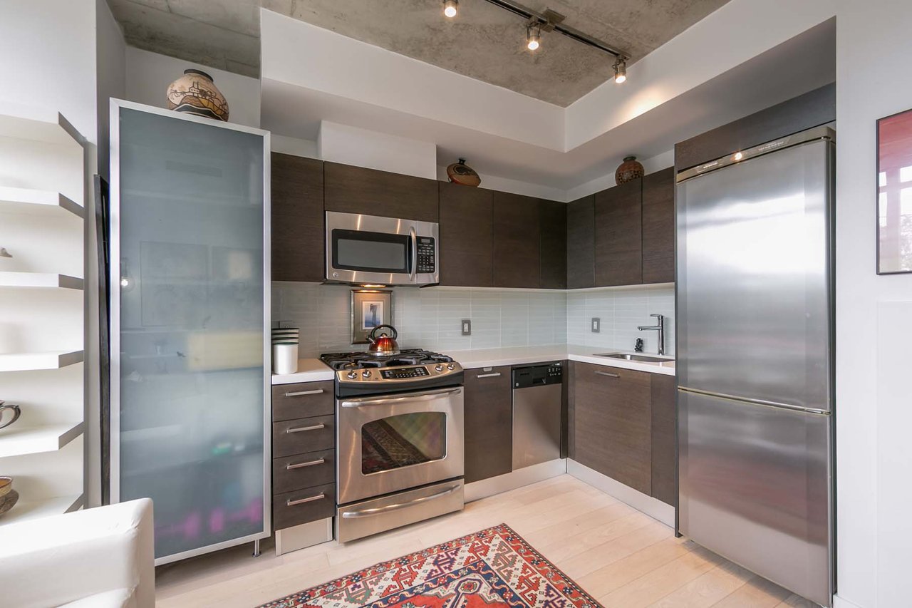 318 King St E, #215