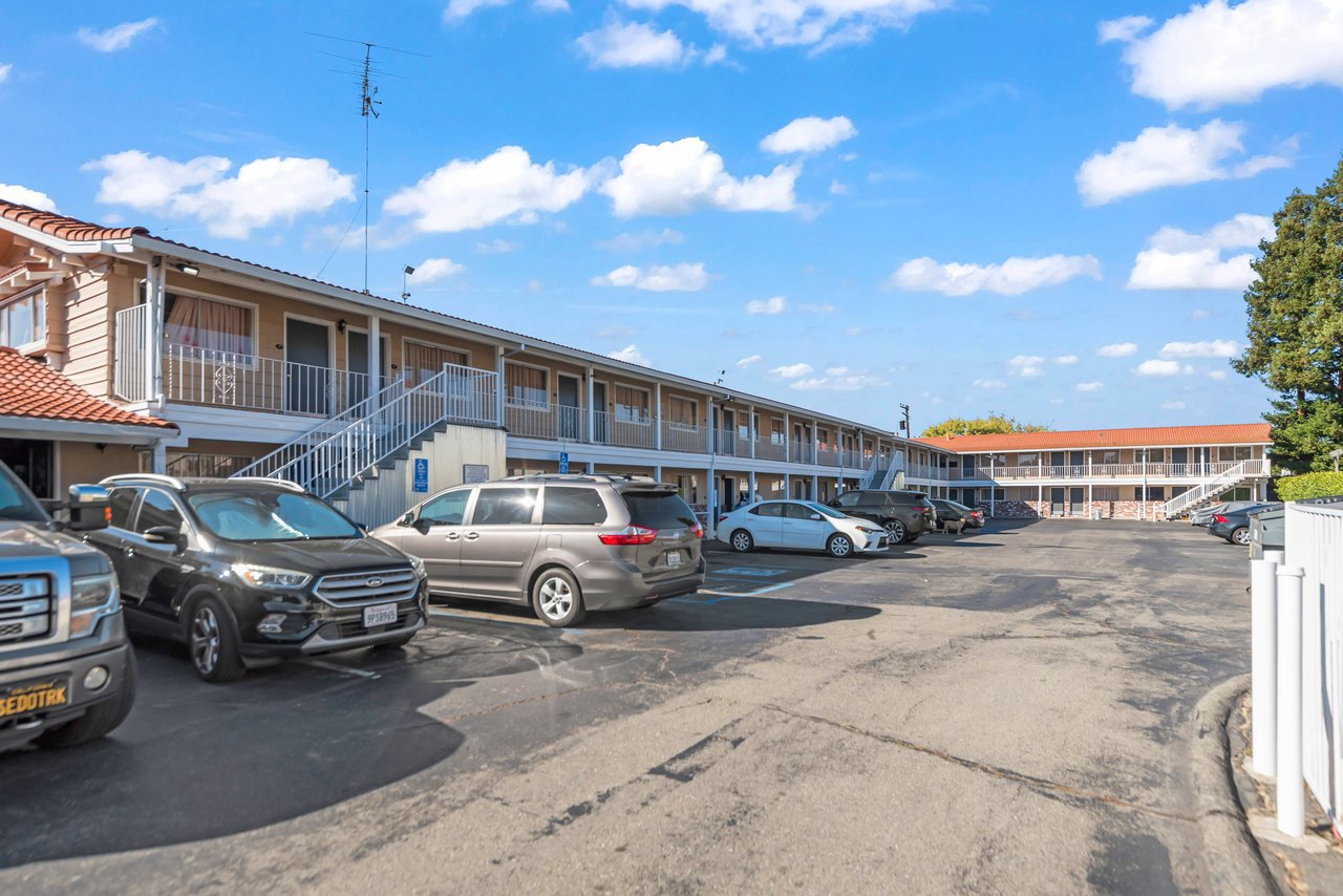 Rare 40 Unit Hotel For Sale in Santa Clara