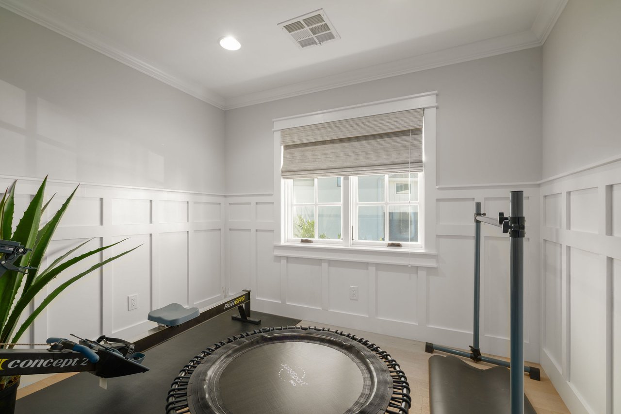 5627 E MONTEROSA Street