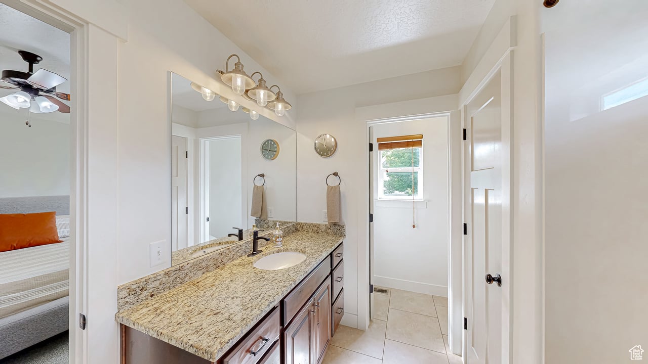 918 S River Ridge Ln