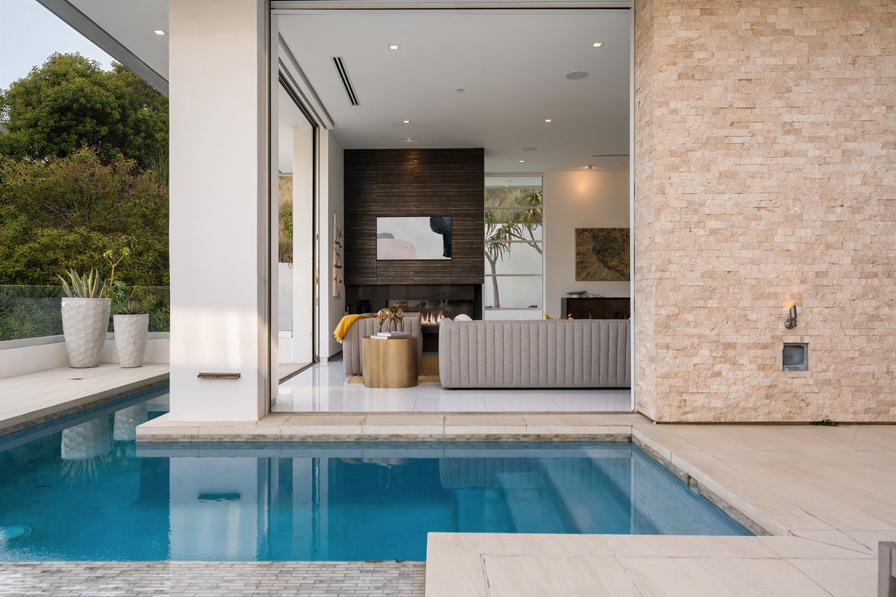 9311 Readcrest Dr, Beverly Hills