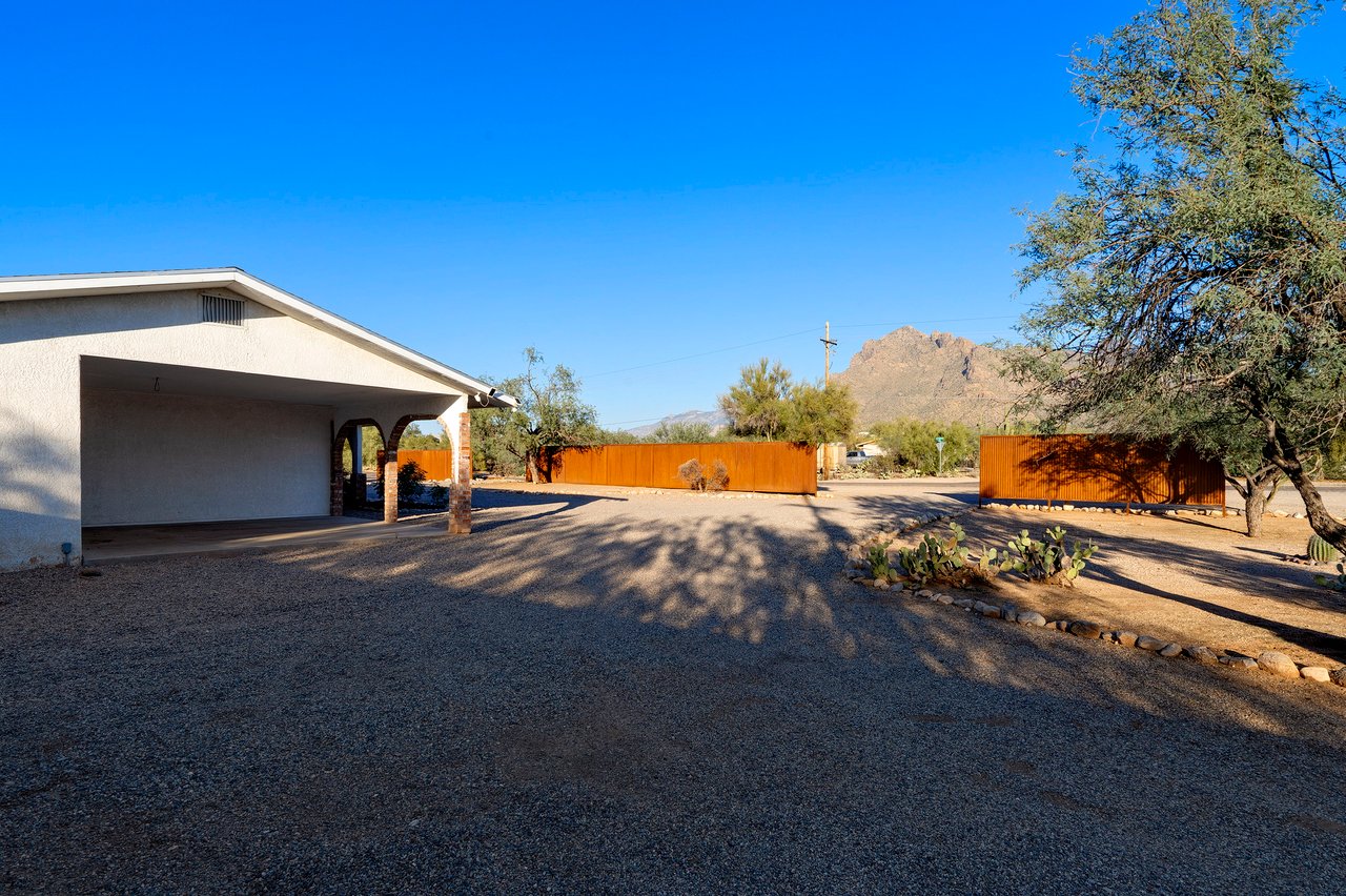 1005 W Emerine Drive