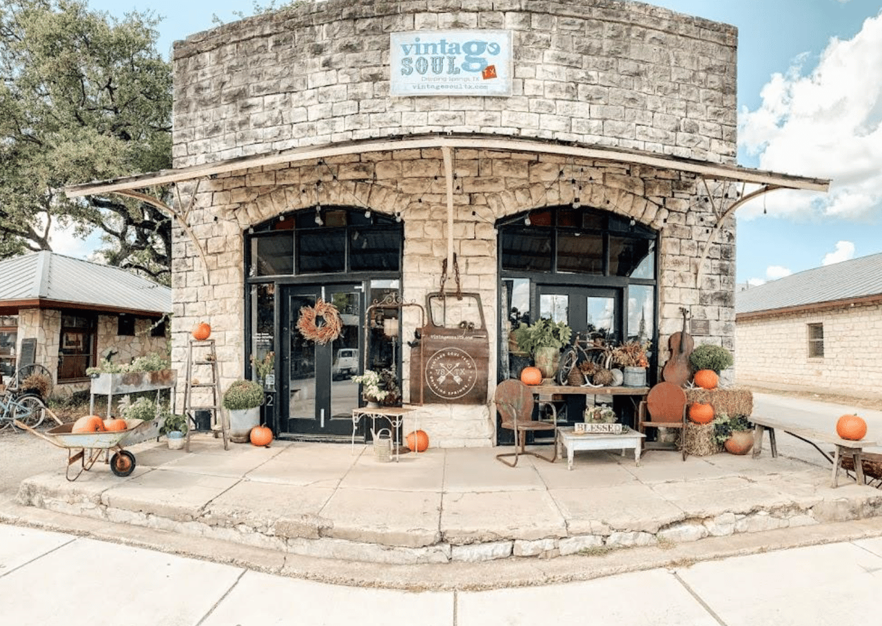 Vintage Soul Boutique on Mercer Street | Dripping Springs Shopping