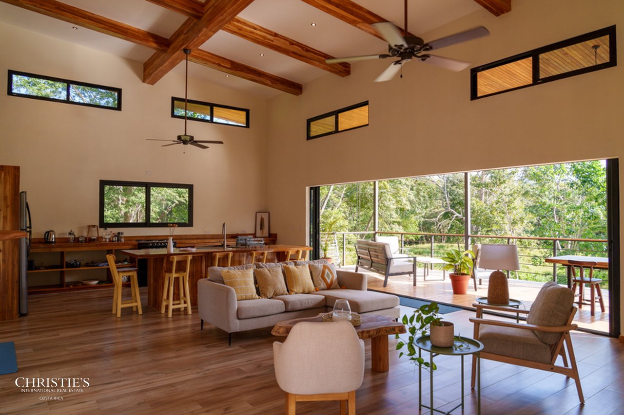 Tropical Villas Estate: A Unique Opportunity with 4 Private Villas