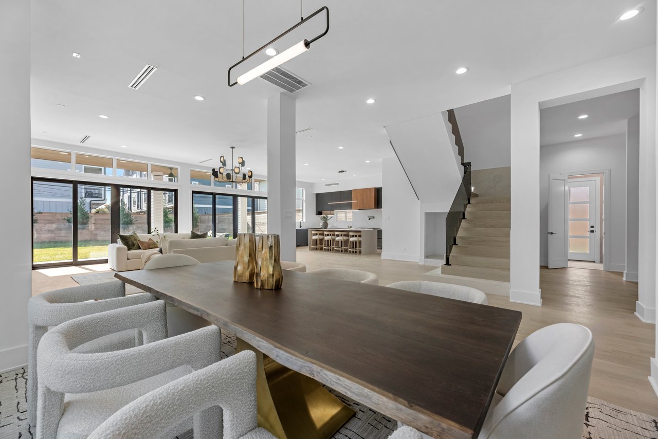 963 West 41st Street