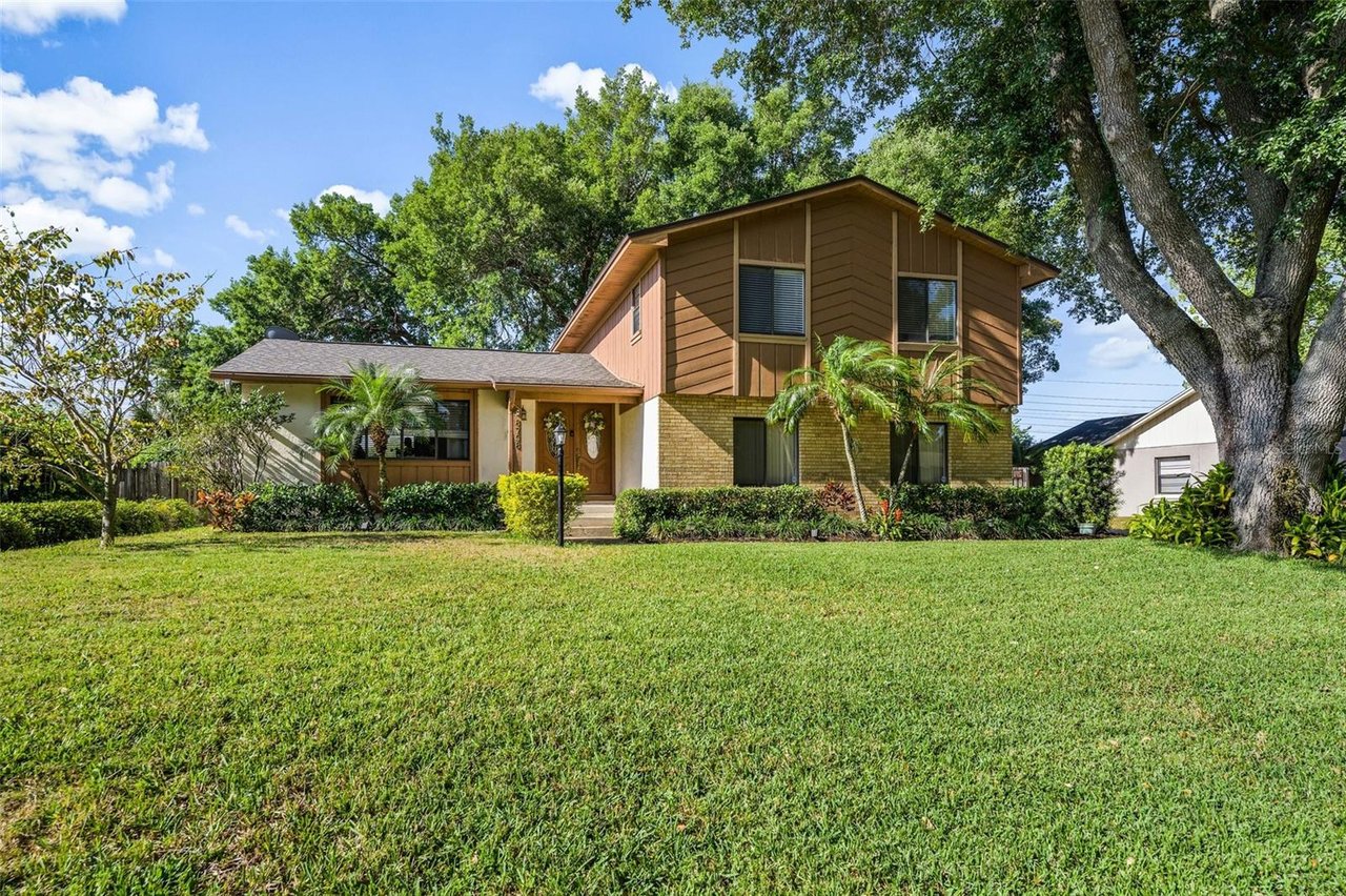8798 Larwin Ln