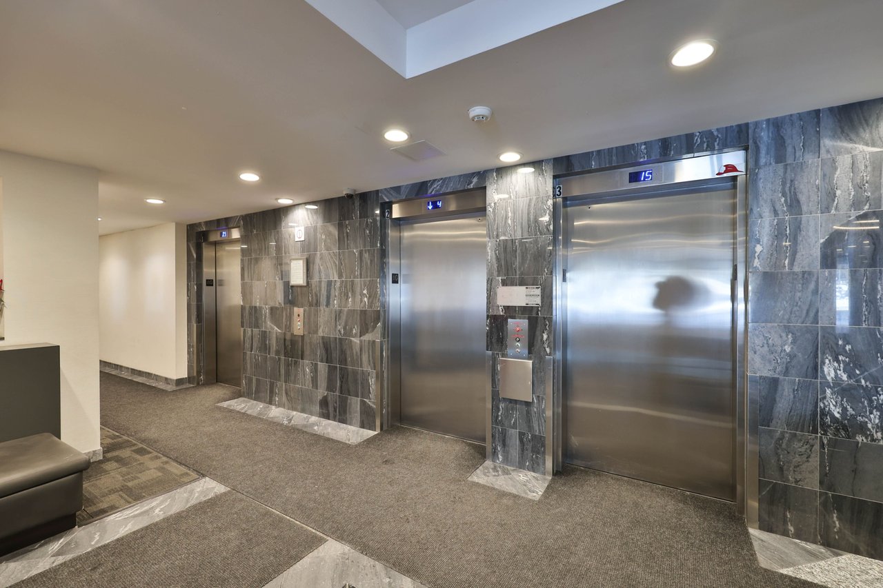 2109-350 Webb Drive, Mississauga