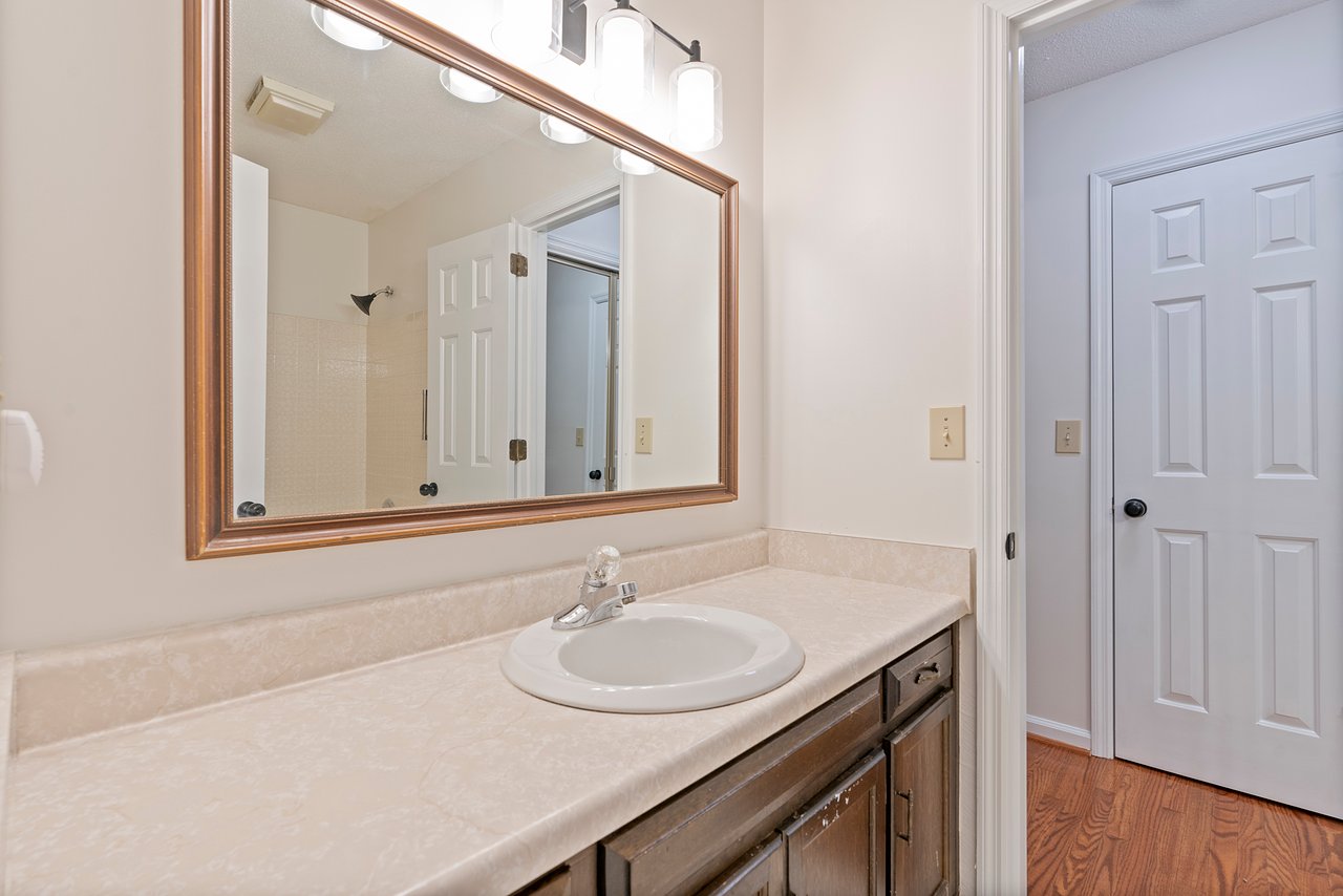 Updated 1BR Condo Near Redstone Arsenal – Convenient, Modern Living in Huntsville!