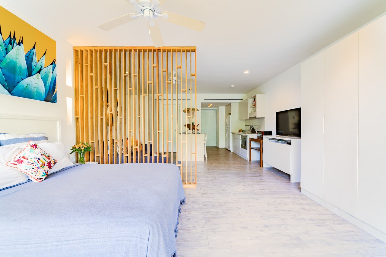 1 Bedroom, Condo, Mixie 203