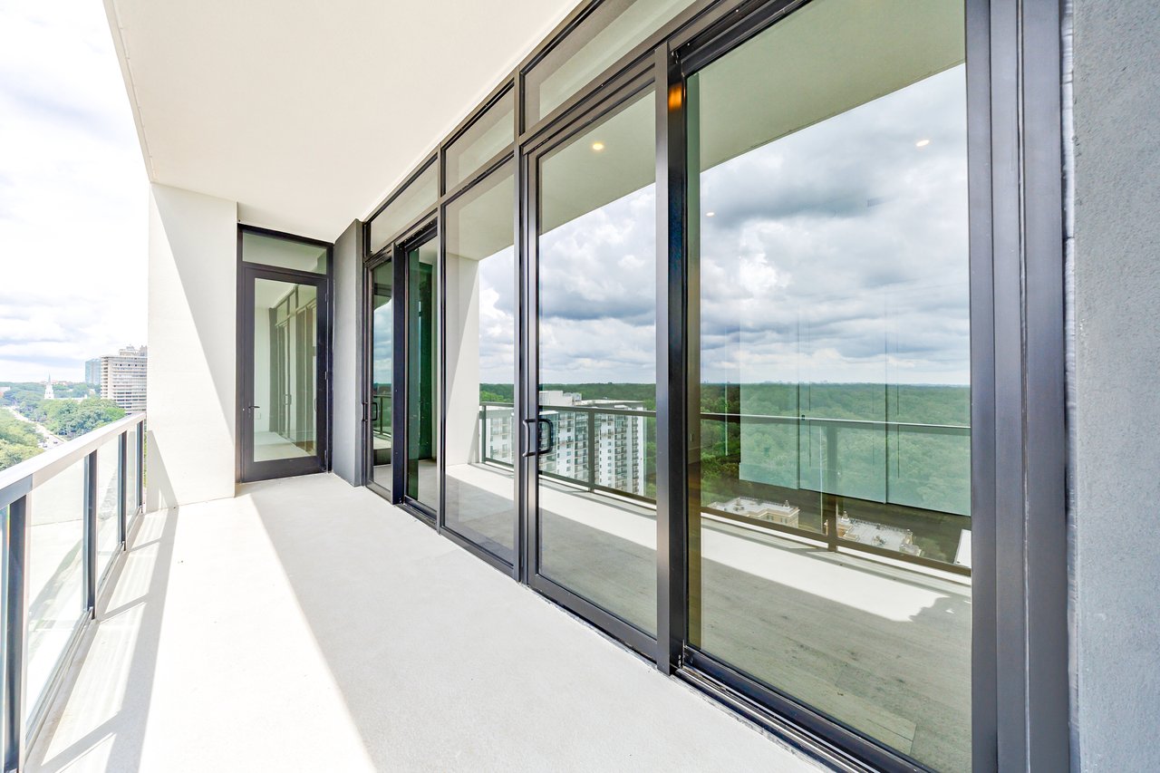 2425 Peachtree Road Unit 1806
