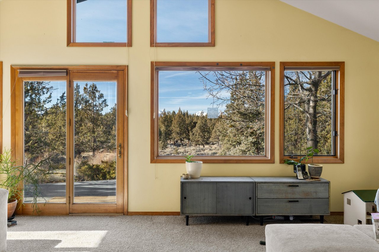 63545 Deschutes Market