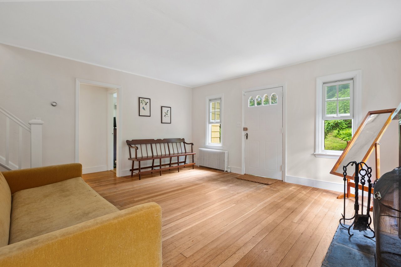 65 Laurelton Road