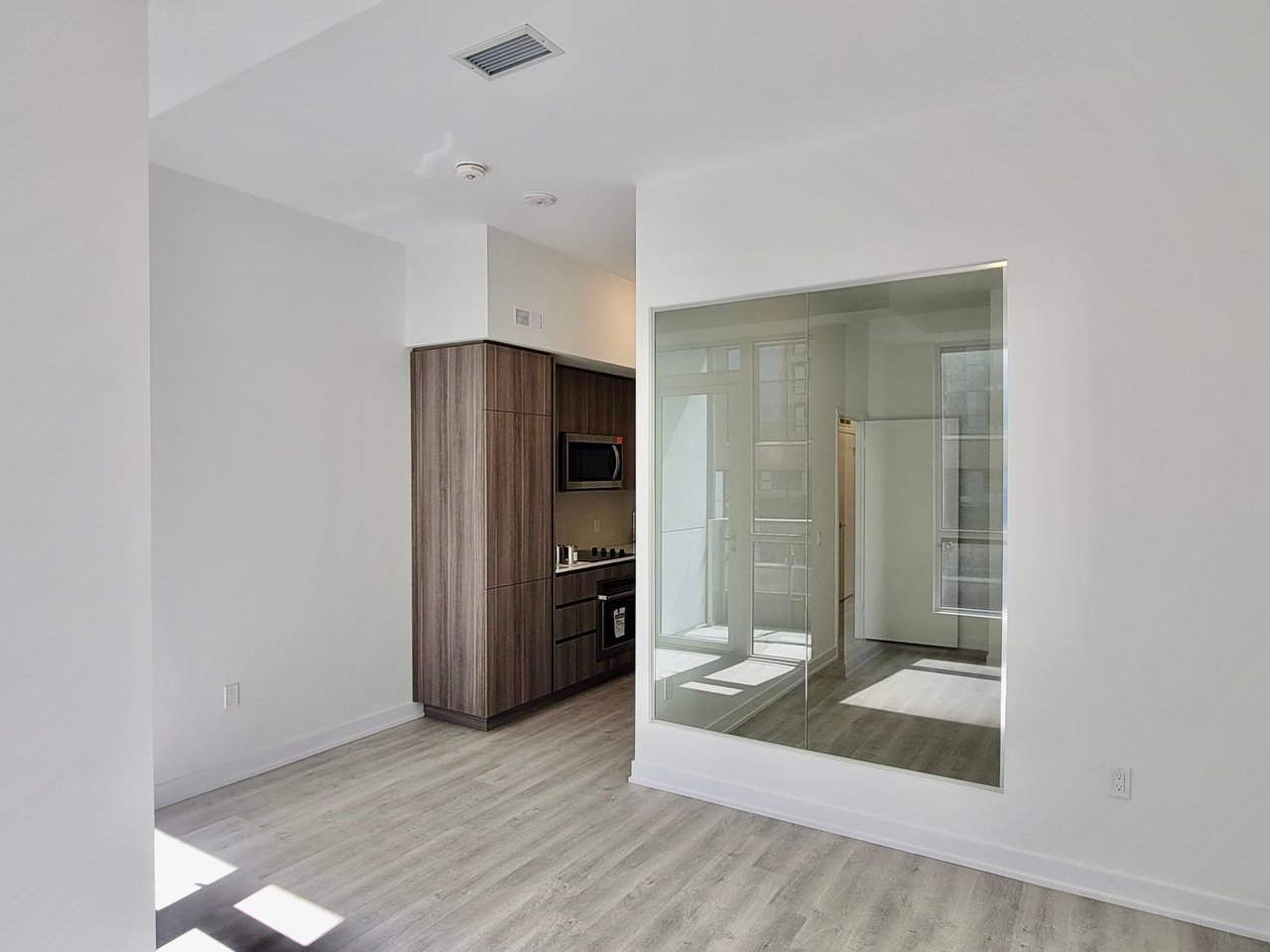 15 Richardson Street 530, Toronto C08 Unit: 530