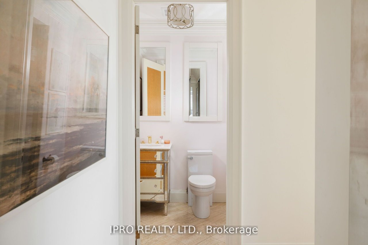 BOUTIQUE LIVING 
