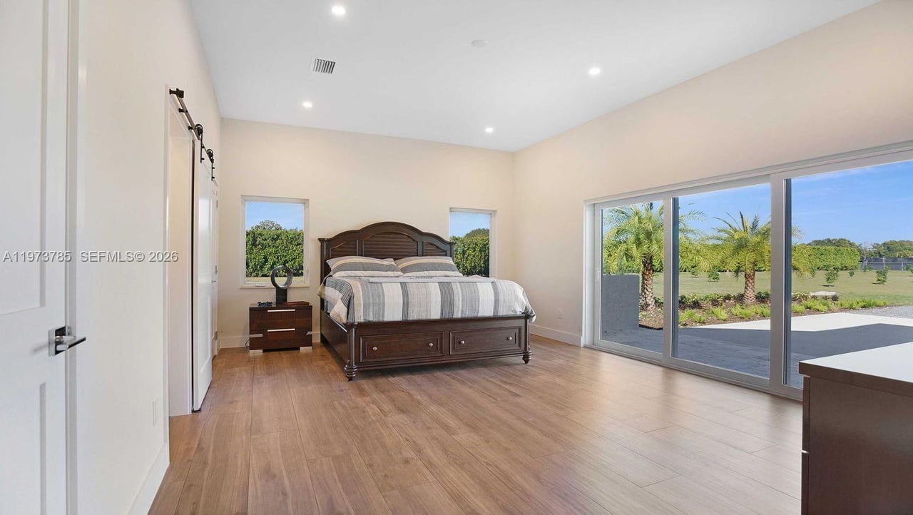 25025-sw-202-avenue-homestead-fl-for-sale-bedroom