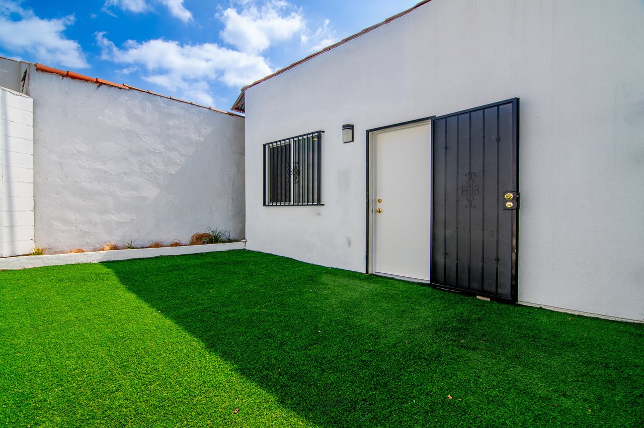 166 3/4 S Sycamore Ave | ADU